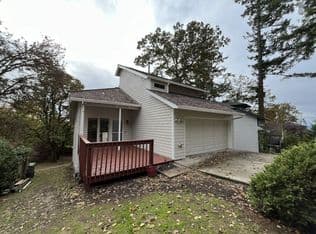 Nearby home at 31 Aquinas St