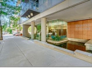 Nearby home at 1500 SW 11th Ave UNIT 1703