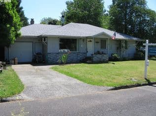 Nearby home at 4402 SE Howe St