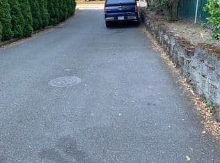 Nearby home at 10610 E Burnside St APT 205