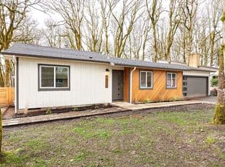 Nearby home at 16355 SE Talwood Ln