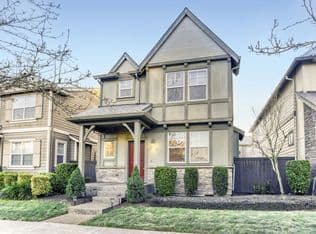 Nearby home at 570 SW 201st Ave