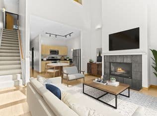 Nearby home at 1030 SW Jefferson St #536