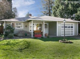 Nearby home at 4610 SE Rhodesa St
