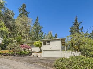 Nearby home at 2529 Hillcrest Ct