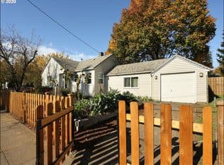 Nearby home at 7509 SE Raymond St