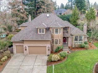 Nearby home at 1338 Stonehaven Dr