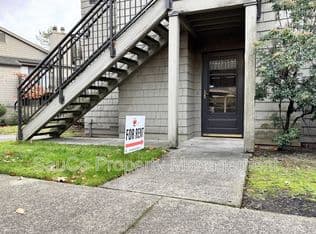 Nearby home at 63 Galen St