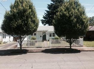 Nearby home at 626 NE 71st Ave