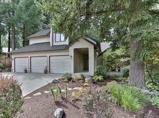 Nearby home at 1394 Skye Ct