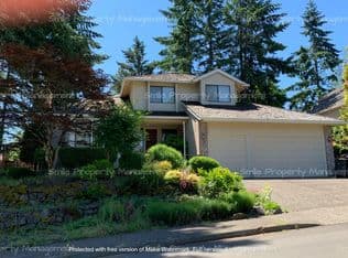 Nearby home at 1336 Troon Dr