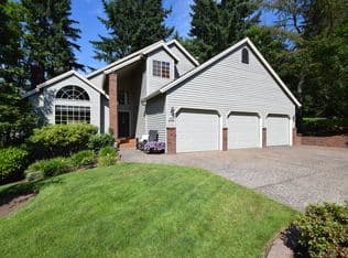 Nearby home at 1507 Braemar Ct