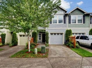 Nearby home at 2304 NW Redelfs Way