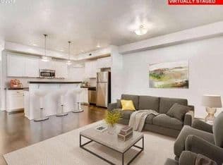 Nearby home at 2310 NE Redelfs Way