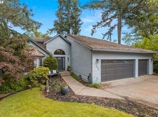 Nearby home at 1390 Skye Ct