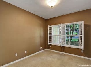 Nearby home at 2232 Parkview Ct