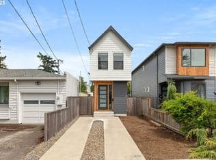 Nearby home at 4820 SE 75th Ave