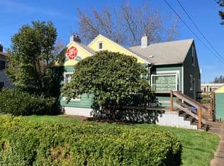 Nearby home at 4407 SE Tibbetts St UNIT A