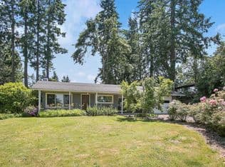 Nearby home at 2292 Hillcrest Dr