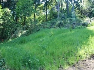 Nearby home at 18446 Hillside Ct