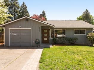 Nearby home at 4630 SE Rhodesa St