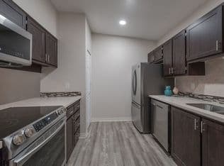 Nearby home at 97 Kingsgate Rd APT I-21