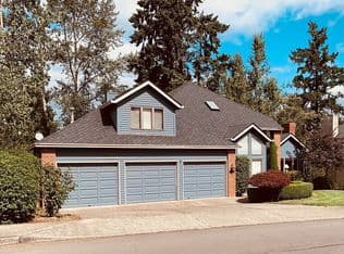 Nearby home at 1335 Troon Dr