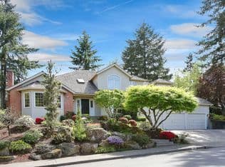 Nearby home at 1334 Troon Dr