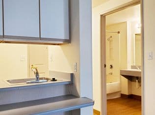 Nearby home at 1312 SW 10th Ave APT 403