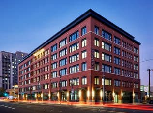 Nearby home at 514 SE Belmont St #3172255