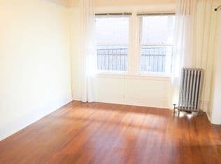 Nearby home at 1515 SW 10th Ave APT 3