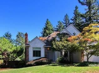 Nearby home at 1213 Stonehaven Ct