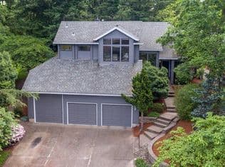 Nearby home at 1505 Braemar Ct