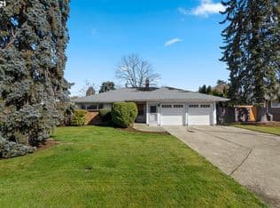 Nearby home at 4845 SE Roberta Ln