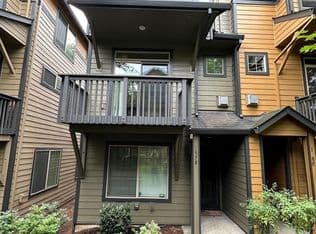 Nearby home at 1578 175th Ave