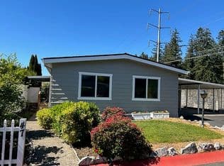 Nearby home at 100 SW 195th Ave