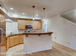 Nearby home at 2304 NE Redelfs Way