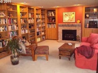 Nearby home at 1337 Troon Dr