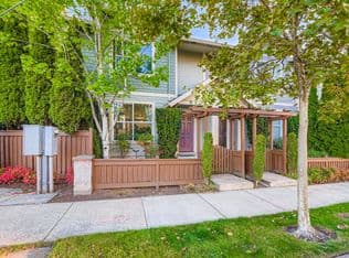 Nearby home at 2302 NE Redelfs Way