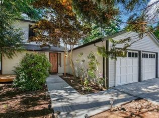 Nearby home at 17792 SW Pointe Forest Ct