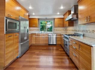 Nearby home at 137 Kingsgate Rd