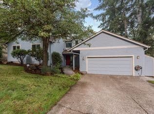 Nearby home at 1345 Troon Dr