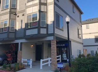 Nearby home at 8879 SW Elena Ln