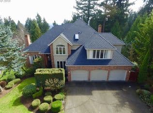 Nearby home at 2162 Marylwood Ct