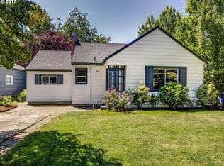Nearby home at 9252 SE Alder St