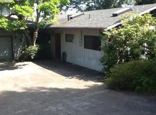 Nearby home at 2221 Sylvan Way