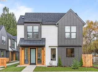 Nearby home at 6189 N Amherst St