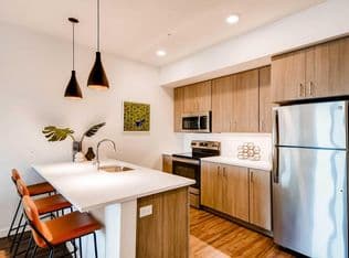 Nearby home at 2005 N Williams Ave #60638