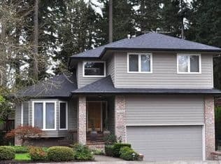 Nearby home at 17698 Pointe Forest Ct