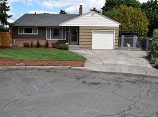 Nearby home at 4867 SE Roberta Ln